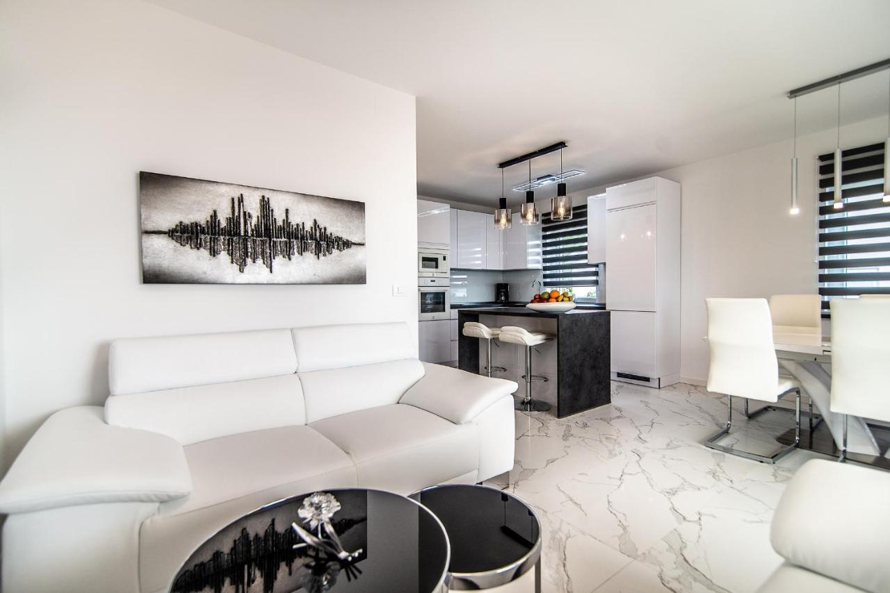 Luxury Apartment Queens Dramalj Exterior photo